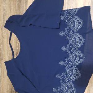 Blue blouse with stitching